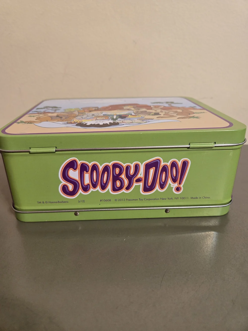 Scooby-Doo Metal Tin Lunch Box with 100 Piece Puzzle